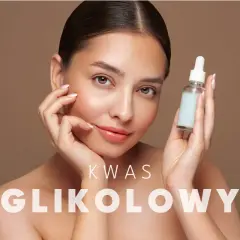 Kobieta z serum z kwasem glikolowym. Zastanawiasz się nad kwas glikolowy efekty uboczne?