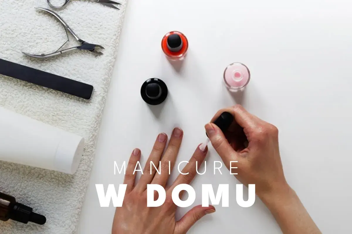 Do robienia paznokci w domu potrzebne są: pilniczek, cążki, nożyczki, lakiery i krem.