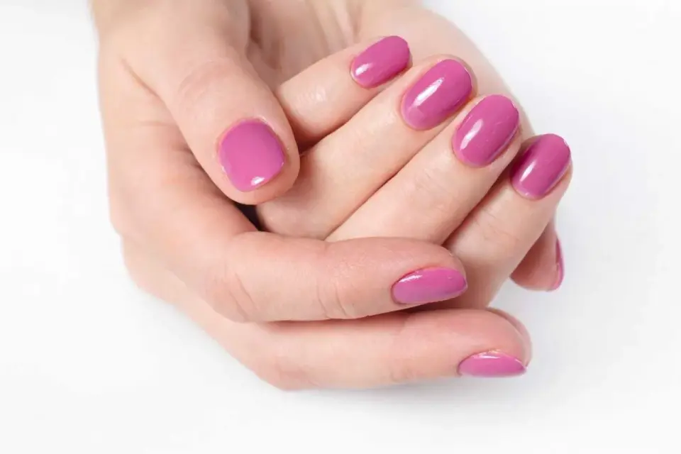 Manicure tytanowy bez lampy - trwałość, cena i usuwanie